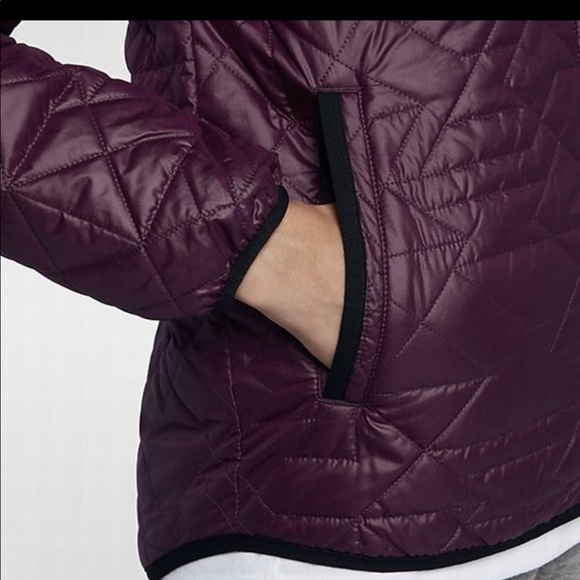 Women’s Nike Quilted Bomber Jacket - Picture 4 of 7